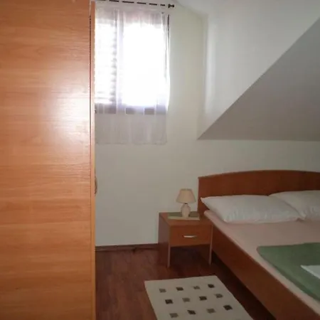 Barbat Apartament *