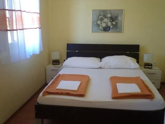 Apartament Barbat *