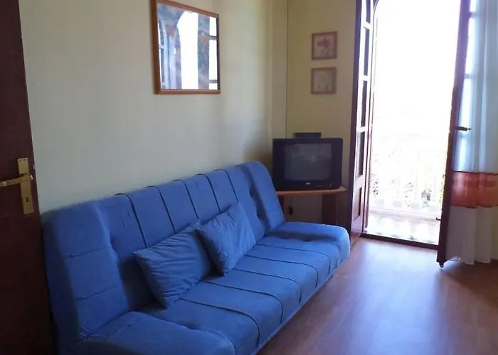 Barbat Apartament