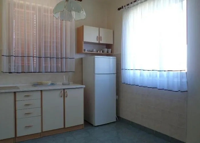 Barbat Apartament