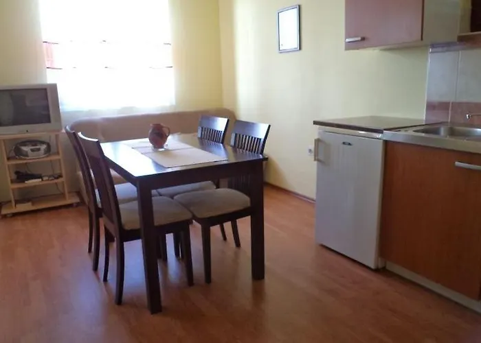 Barbat Apartament